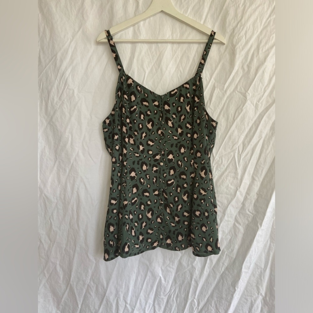 Torrid Georgette Button-Front Cami Size 2 / 2x - image 2